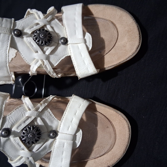 Oakley White Strappy Slide Sandals - Picture 5 of 7